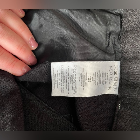 Michael Kors black cropped trouser size 6 item 06-32 - Picture 6 of 11